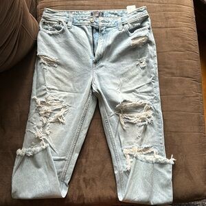 Abercrombie and Fitch Annie high rise girlfriend jeans 🤩